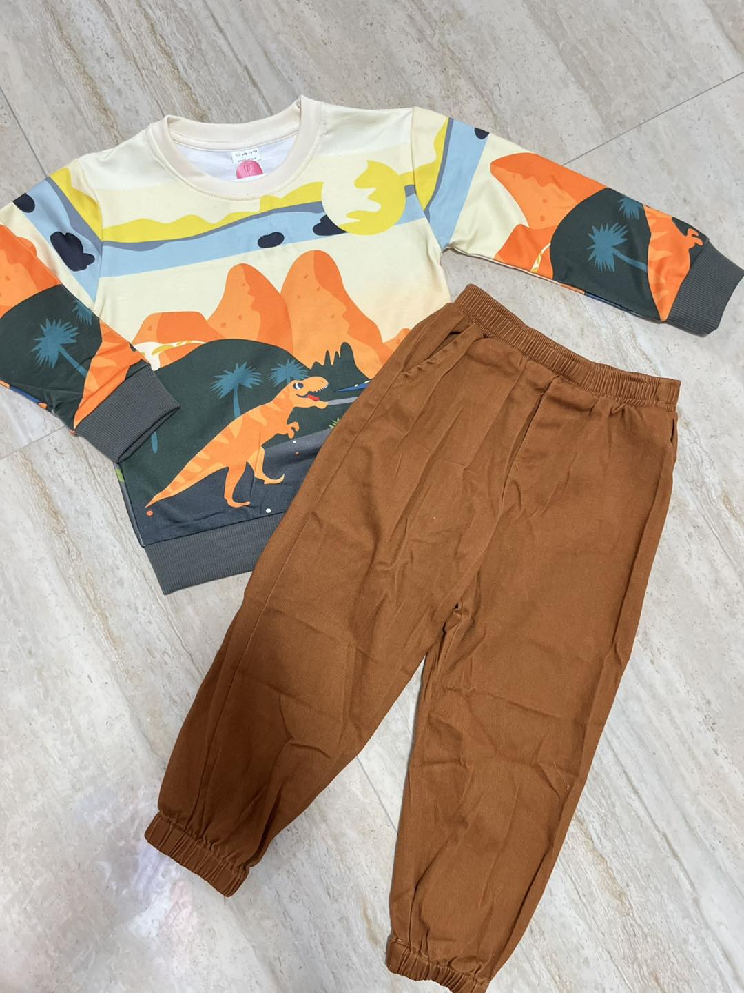 VT 232 - ZARA DINO TRACKSUIT