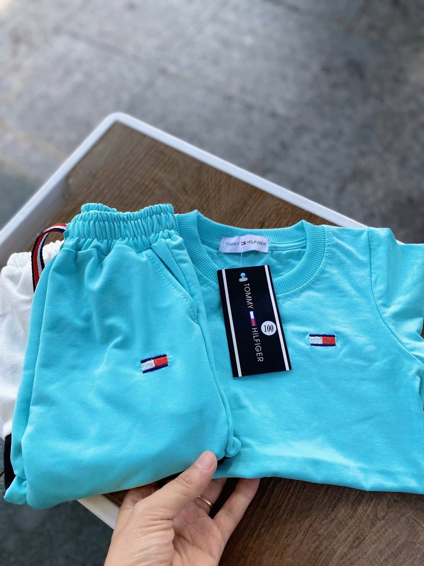 VT 524 TOMMY TRICOLOR TERNO