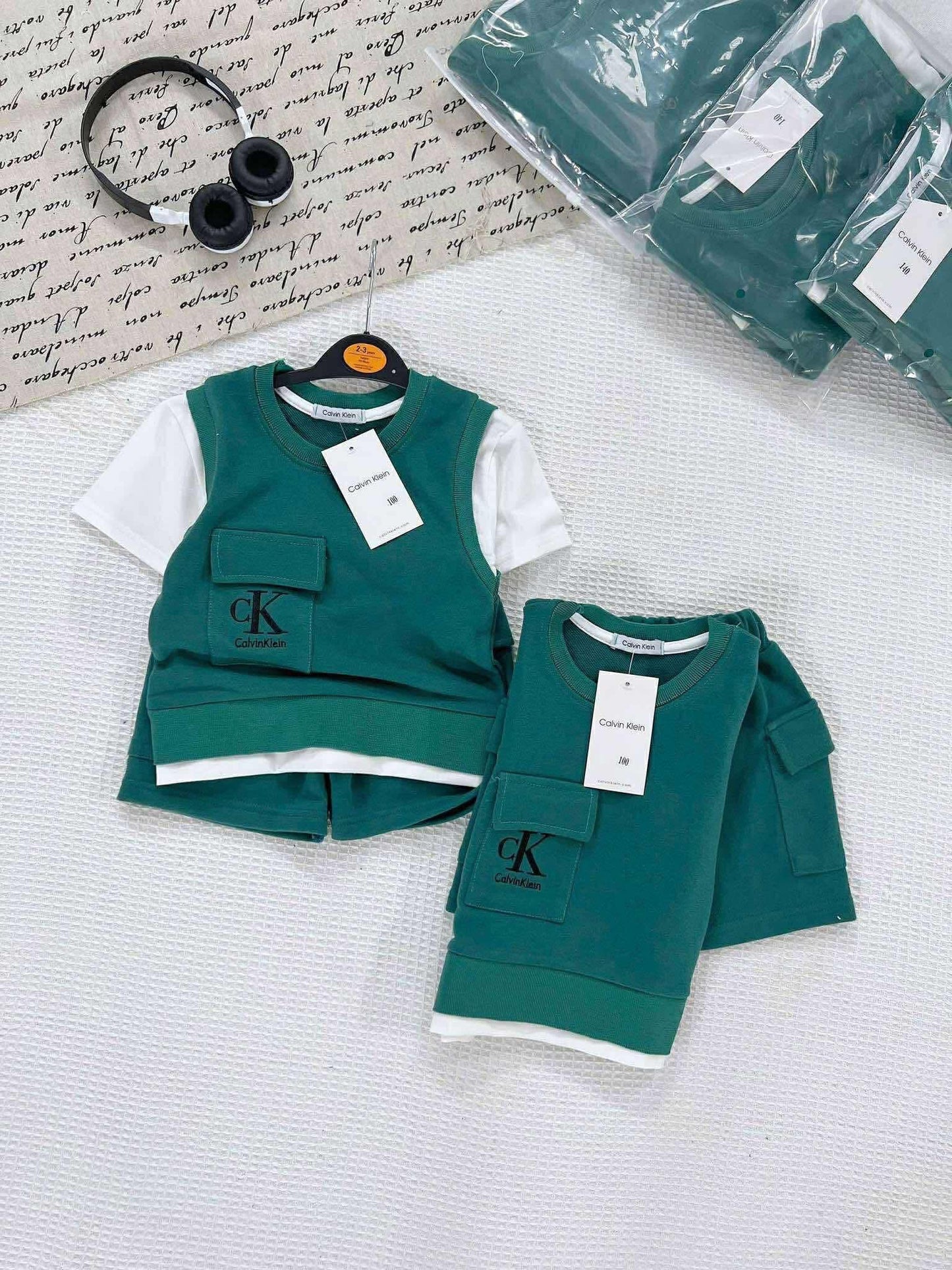 VT 565 BLUE GREEN W/WHITE SHIRT TERNO